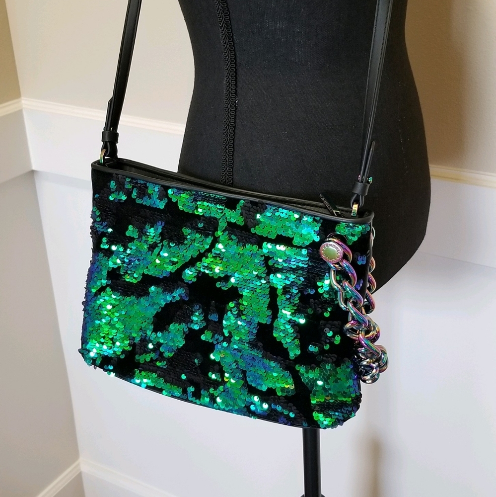 KENDALL & KYLIE SEQUINED PURSE